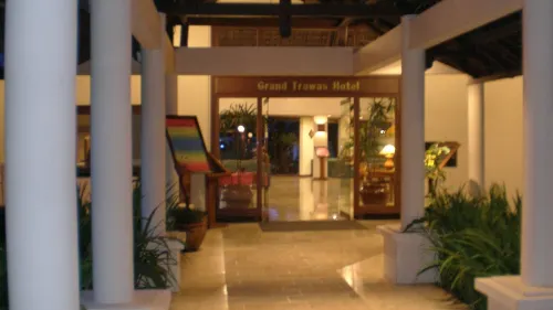 Grand Whiz Hotel Trawas Mojokerto Area Publik Photos