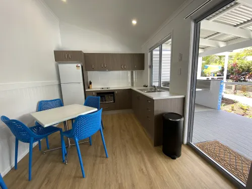 Nobby Beach Holiday Village Kamar Photos