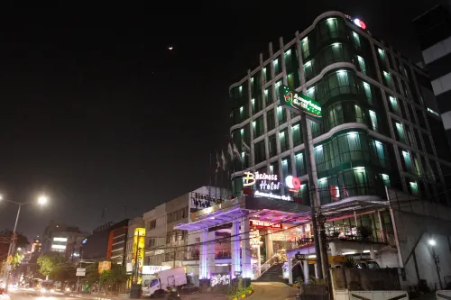 Business Hotel Tomang Extérieur Photos