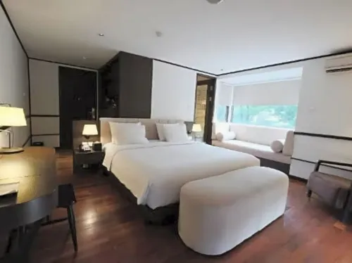 Namin Dago Hotel Photos