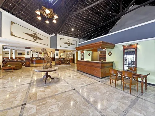 Grand Whiz Hotel Trawas Mojokerto Area Publik Photos