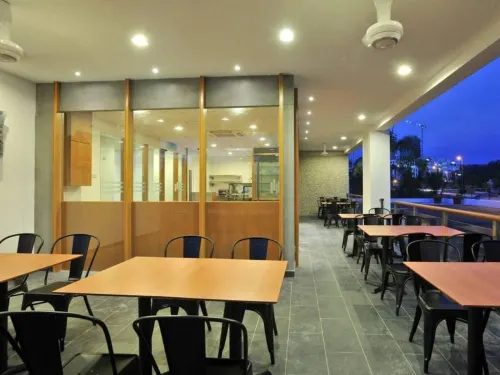 Hotel Primera Suite Makanan Photos