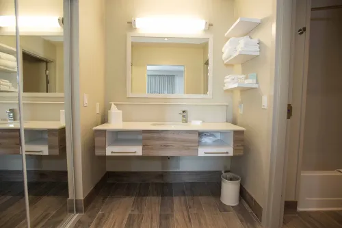 Hampton Inn & Suites by Hilton Thunder Bay Chambres Photos