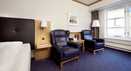 Home Hotel with Photos
