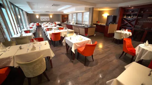 Domaine de la Foret D’Orient Hotel Restaurant Spa & Golf Dining Photos