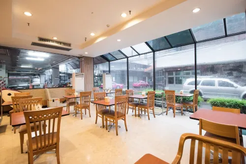 Bangkok City Suite Ristorazione Photos