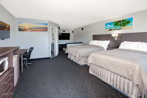 Howard Johnson by Wyndham Gananoque Photos