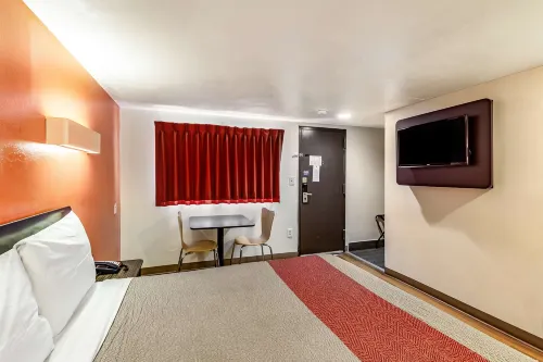 Motel 6 Elizabeth, NJ - Newark Liberty Intl Airport Photos