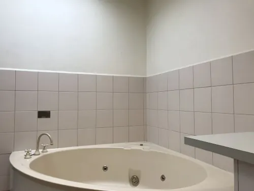 Knox International Hotel and Apartments Photos