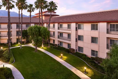 DoubleTree by Hilton Ontario Airport Extérieur Photos