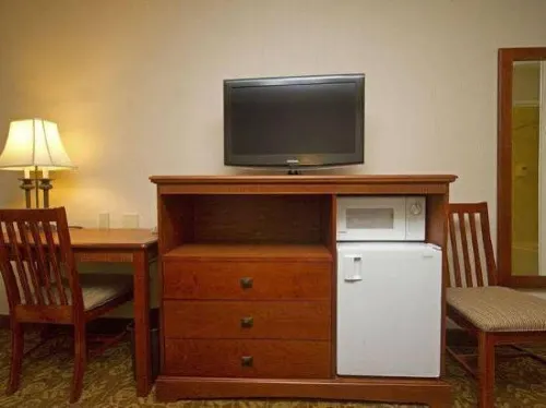 Tropicana Inn and Suites Photos