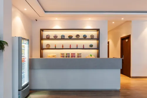 Urbanview Hotel Cengkareng Jakarta by RedDoorz Espaces publics Photos