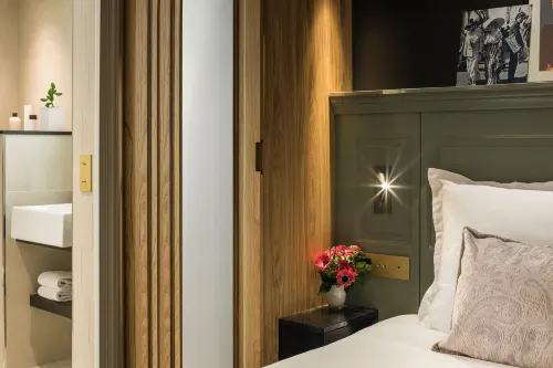 Hotel Ducs de Bourgogne Rooms Photos
