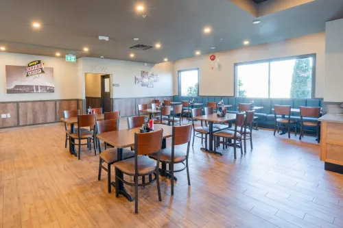 Sandman Hotel Victoria Dining Photos