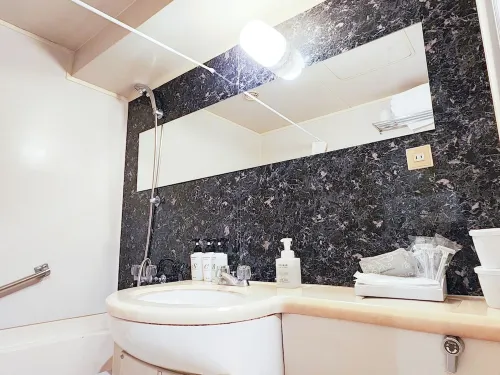 HOTEL LiVEMAX BUDGET Yokohama Tsurumi Zimmer Photos