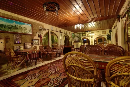 Cave Hotel Saksagan Restauration Photos