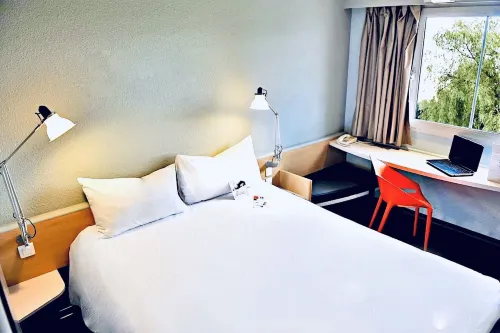Ibis Strasbourg Aéroport Le Zénith Chambres Photos
