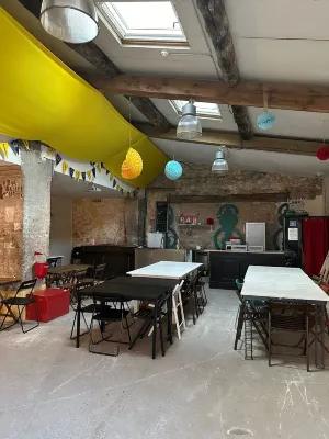 Hostel Vertigo Vieux-Port Restauration Photos