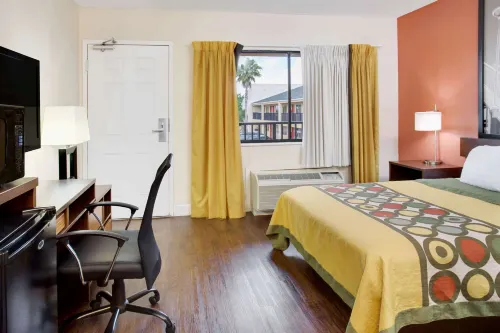 Super 8 by Wyndham Orlando International Drive Huoneet Photos