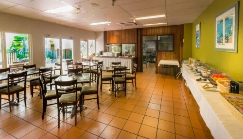Coral Tree Inn Ristorazione Photos