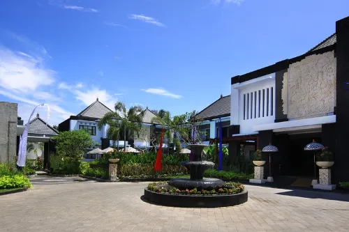The Radiant Hotel Area Publik Photos