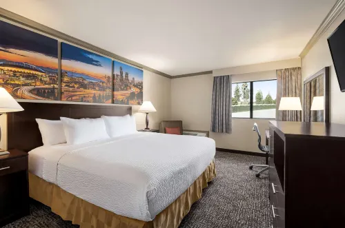 Baymont by Wyndham Monterey Park Zimmer Photos