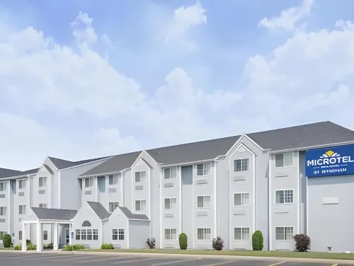 Microtel Inn & Suites by Wyndham Plattsburgh Phòng Photos