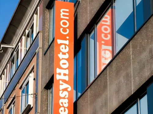 EasyHotel Amsterdam City Centre South Exterior Photos