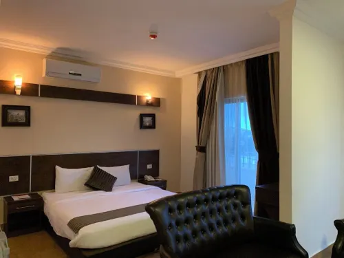 Ream Hotel Amman Zimmer Photos