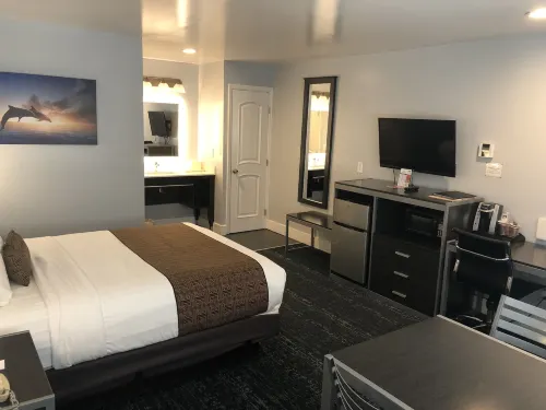 Pacific Inn Monterey Rooms Photos