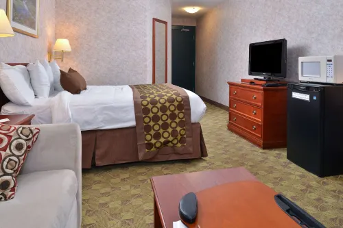 Lexington Inn & Suites-Windsor Rooms Photos