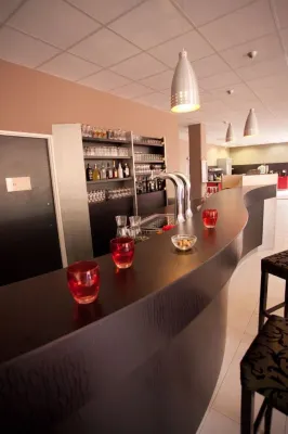 Hôtel Kyriad Aix les Milles - Plan de campagne Loisirs et amusements Photos