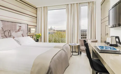 H10 London Waterloo Hotel Rooms Photos
