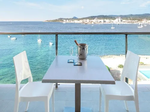 AxelBeach Ibiza Suites Apartments Spa and Beach Club - Adults Only À proximité de l'hôtel Photos