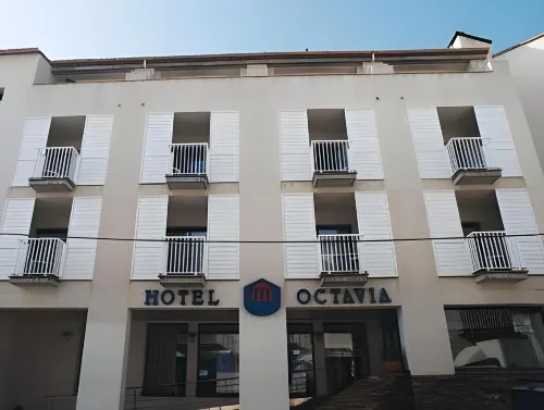 Hotel Octavia Extérieur Photos