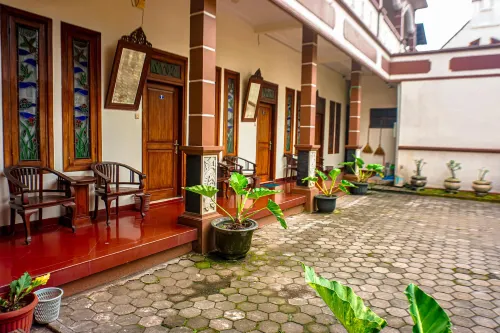 Hotel Laweyan Solo Экстерьер Photos