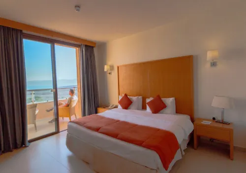 Ramada Resort Dead Sea Camere Photos