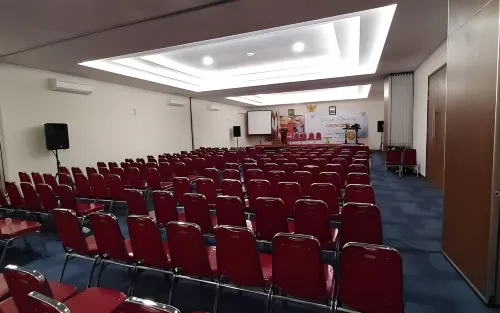 Front One Hotel Tulungagung Fasilitas Bisnis Photos