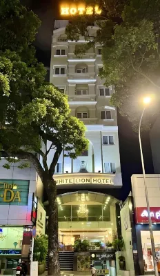 White Lion Hotel Exterior Photos