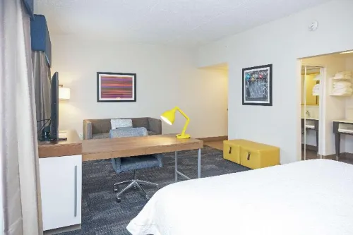 Hampton Inn & Suites West Morgantown University Towne Centre Rooms Photos