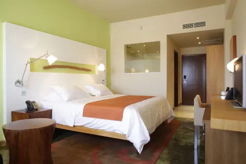E-Hotel Larnaca Resort & Spa Rum Photos
