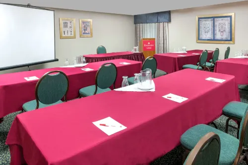 Ramada by Wyndham London Espaces Affaires Photos