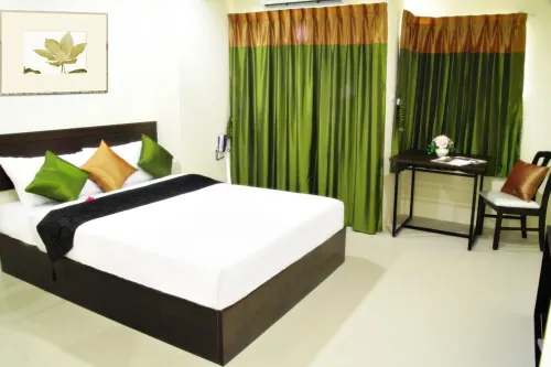 CS Residence Kamar Photos