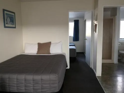 Annabelle Court Motel Rum Photos