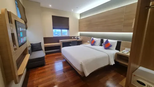 FOX Lite Hotel Grogol Jakarta Kamar Photos