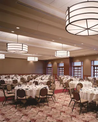 The Blackwell Inn and Pfahl Conference Center Restauration Photos