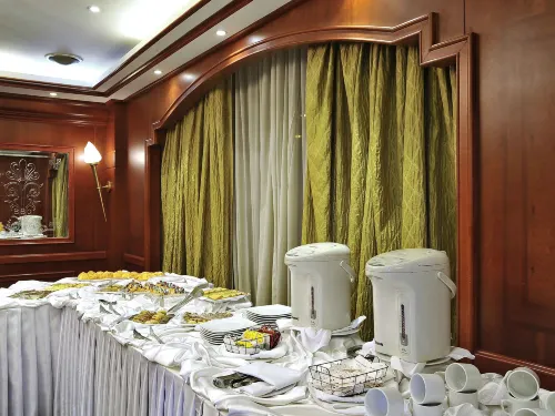 Romance Alexandria Hotel Restauration Photos