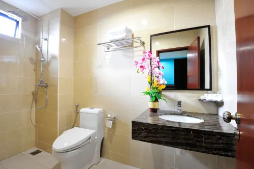 Hallmark View Hotel Zimmer Photos
