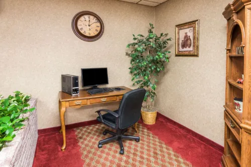 Super 8 by Wyndham Henrietta/Rochester Area Public Areas Photos