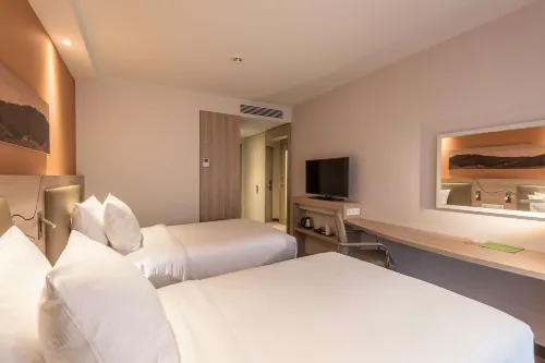 Hampton by Hilton Freiburg Huoneet Photos